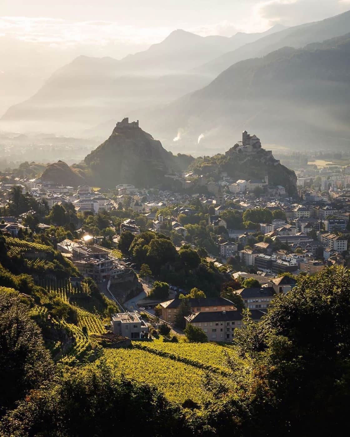 Sion et la vallée du Rhône en Valais
